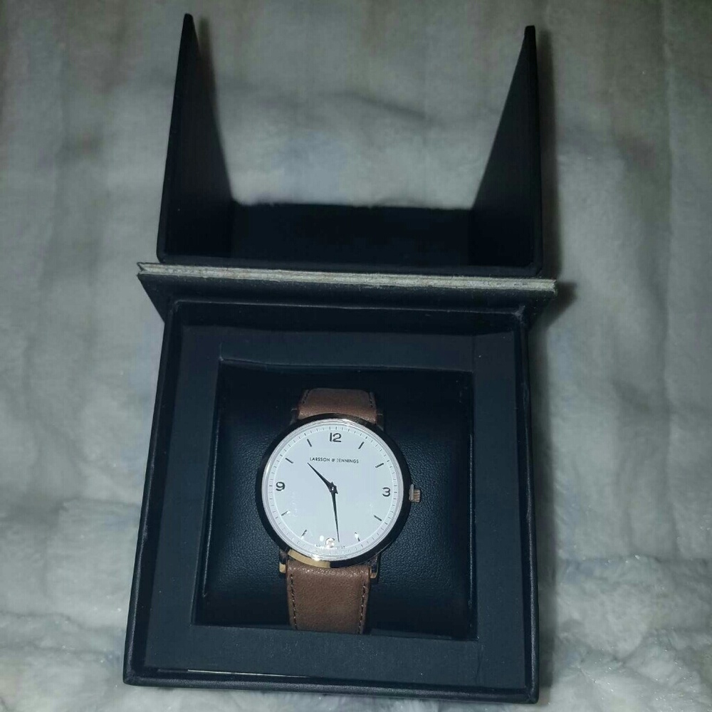 Marc Jacob authentic women's watch..Two diamond ri